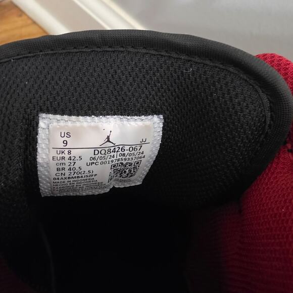 Nike Air Jordan 1 Mid Black Red Bred DQ8426-067 Men's Size 9 Sneaker - Picture 6 of 6